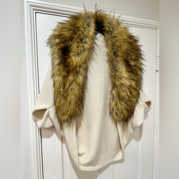 Bebe faux fur shawl sweater open front jacket - Picture 1 of 16